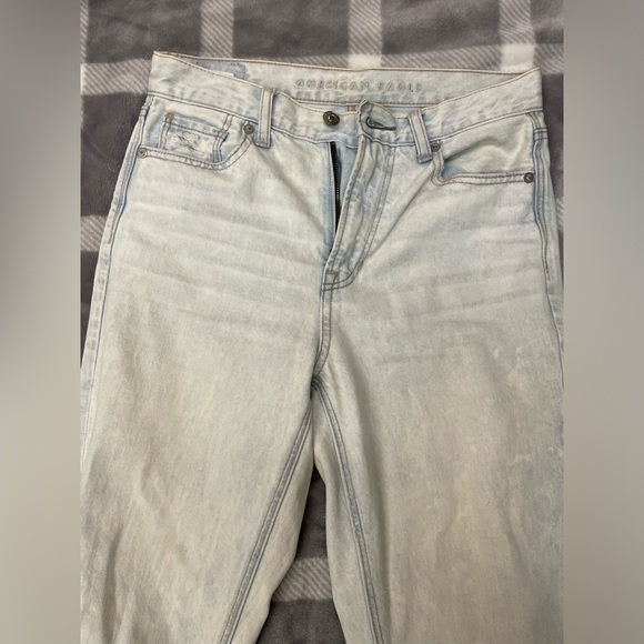 American Eagle High Waisted Jeans - Picture 3 of 13